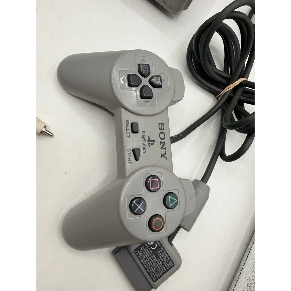 Sony PlayStation 1 PS1 Console SCPH-5501 WORKS GREAT w/ Controller Power AV Cord